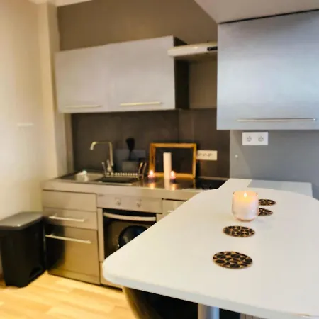 Magnifique 60m2 ,3 Pieces , Equipee,tres Lumineux, 2 Minutes A Pied De La Plage Apartment