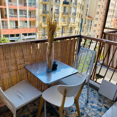 Magnifique 60m2 ,3 Pieces , Equipee,tres Lumineux, 2 Minutes A Pied De La Plage Apartment *
