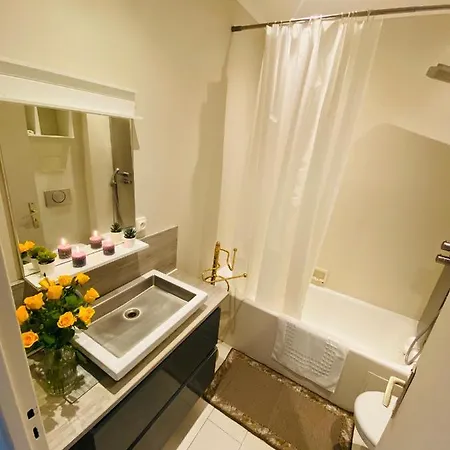 Magnifique 60m2 ,3 Pieces , Equipee,tres Lumineux, 2 Minutes A Pied De La Plage Apartment Nice