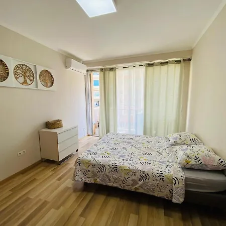 Magnifique 60m2 ,3 Pieces , Equipee,tres Lumineux, 2 Minutes A Pied De La Plage Apartment Nice