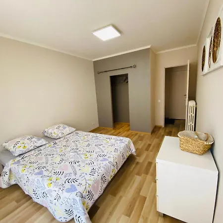 Apartment Magnifique 60m2 ,3 Pieces , Equipee,tres Lumineux, 2 Minutes A Pied De La Plage *